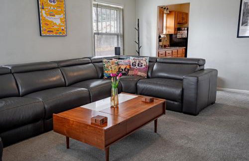 Historic Route-66 Bungalow - Photo 27