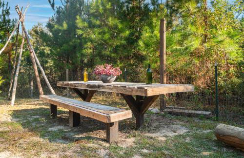 Cabin close to FL Caverns! Hot Tub, WI-FI, & Firepit - Foto 24