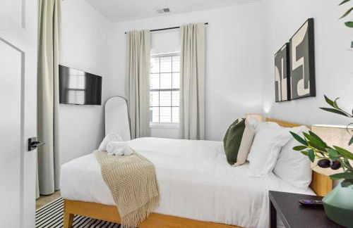 Uptown Haven Walkable Home with Bikes and Firepit near Downtown - Foto 19