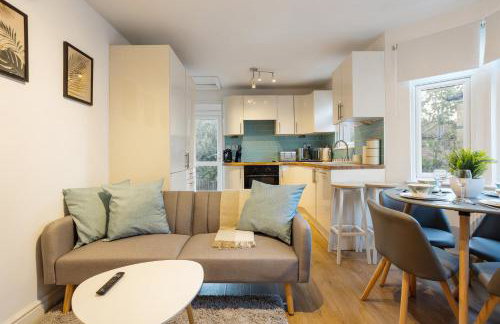 Spacious Retreat 5 Beds Sleeps 8 Free Parking - Foto 12