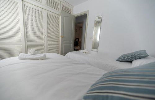 WintowinRentals Terrace, Pool, Parking in Cala del Moral - Photo 32