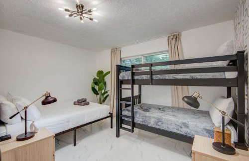 Spring Branch Getaway Feat 5BD Pool Hot tub - Foto 25