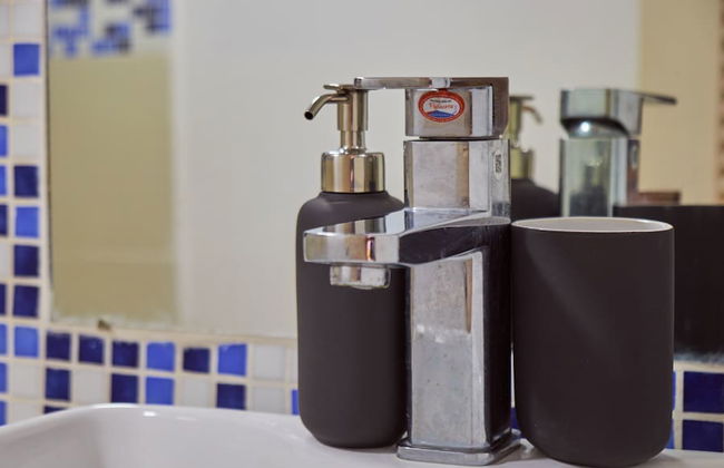 Lujoso Apto WIFI Gratis Balcon y Jacuzzi - Photo 26