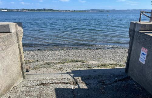 Beachfront Luxury with 4BR and Views - Foto 40