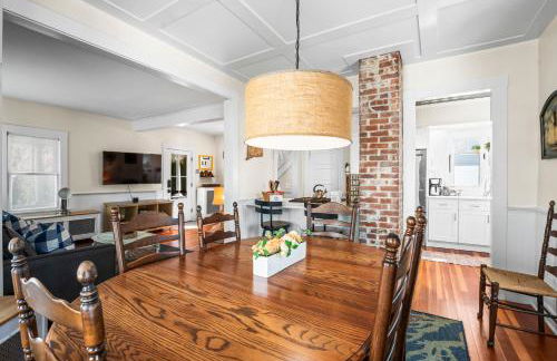 Historic Home and Cottage with Seaport View - Foto 18