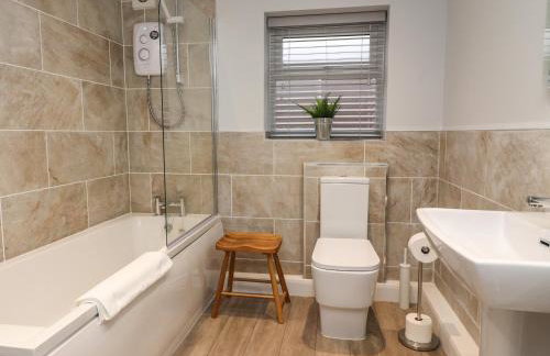 The bungalow at 46 Church St - Foto 28