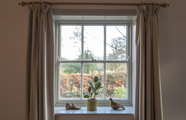 Courtyard Cottage - Photo 11