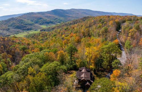 Game Room, Deck and Views Idyllic Slaty Fork Cabin - Foto 42