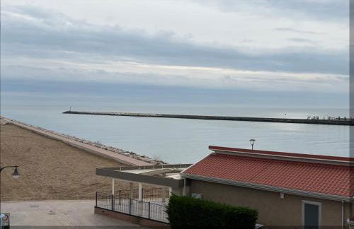 Bellissimo appartamento frontemare con terrazza - Foto 15