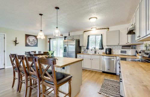 1 Mi to Shops and Cafes Updated Cassville Home! - Foto 1