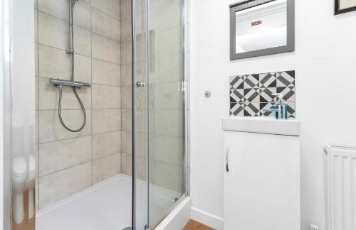 Cheerful Stays - Livingston - 4 Bedroom 3 Bath home - Foto 30