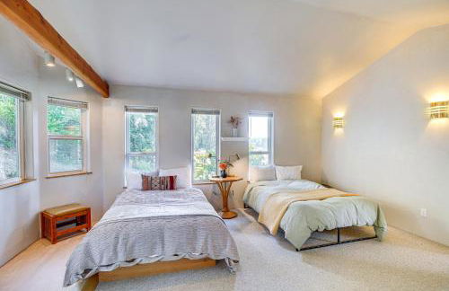 Gig Harbor Home Large Deck, Outdoor Dining Area - Foto 21