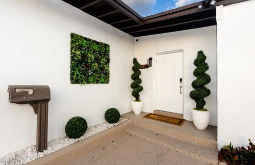 Your Perfect Oasis in Miami! - Photo 25