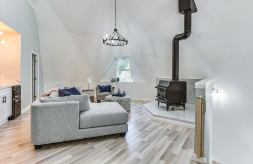 North San Diego Retreat with Deck, Fire Pit Table! - Foto 12