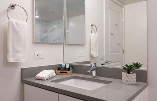 Bright Top Floor-Elevator-Walk Downtown-Laundry - Foto 60