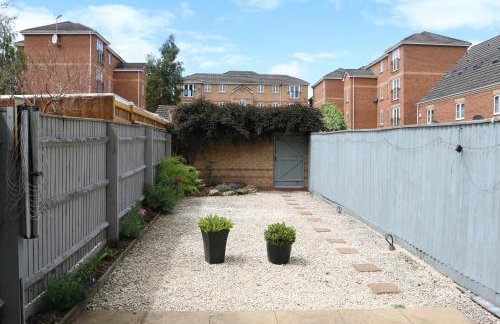 Central Townhouse Tipton - Sleeps 8 - Ideal for Contractors & Families - Foto 31