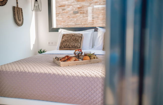 Ble Kythnos Suites - Photo 19