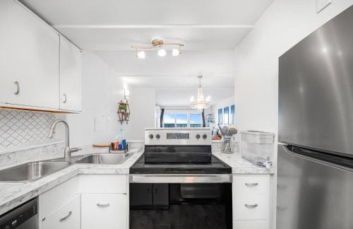 Oceanfront Jewel - Remodeled to Perfection - Foto 7