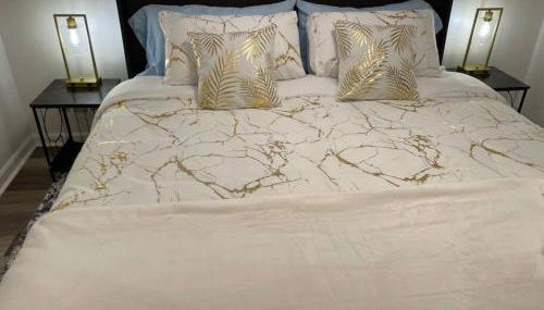 NEW King Beds, 86 inch RokuTV, and Massage at the Comfort Haven - Foto 3