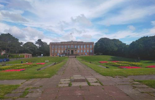 Newly Renovated 3 Bedroom House, 6 beds with 2 showers, near University Town Centre - Foto 48