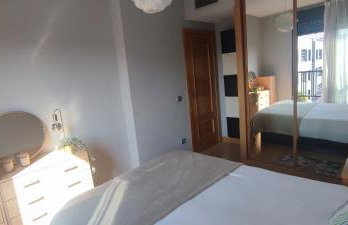 Apartamento luminoso cerca de Plenilunio y aeropuerto con garaje, piscina y vigilancia 24h, se hace factura si es necesario - Photo 6