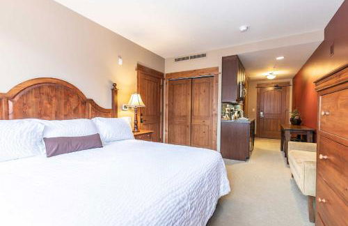 Catamount Lodge 201A by East West Hospitality - Photo 3