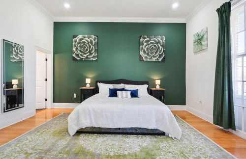 Mid-City Modern Parking Festival Season Stay - Foto 3