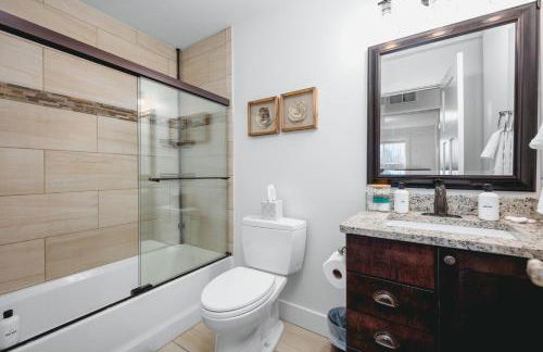 NEW Ivy House 3BR Townhome Downtown Beaches Wineries - Foto 16