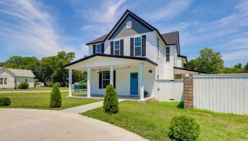 Spacious Yard, Games and Fire Pit Grove Home Rental - Foto 2