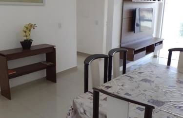 Belo e Amplo Apartamento, Área Central da Praia dos Ingleses - Foto 2