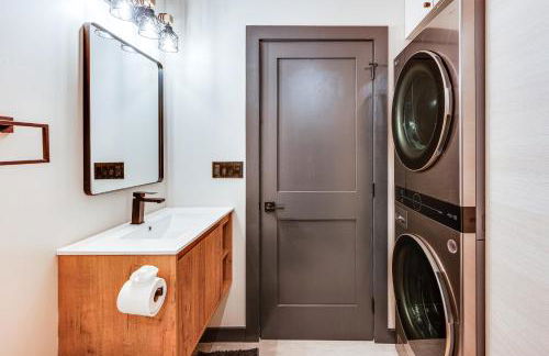 Hike, Ski and Explore Serene Danbury Cabin with Sauna - Foto 17