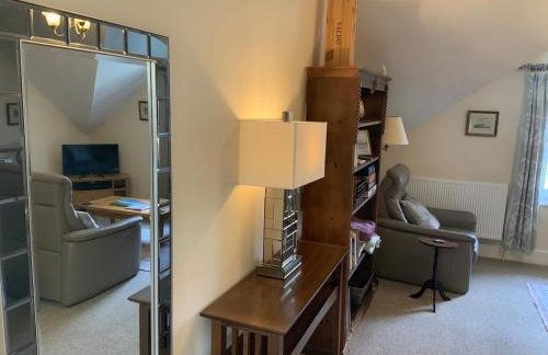 Large 2 bedroom town centre flat with free parking - Foto 24