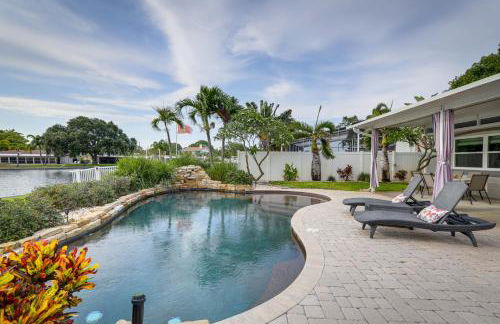 St Pete Vacation Rental Private Pool and Water View - Foto 1