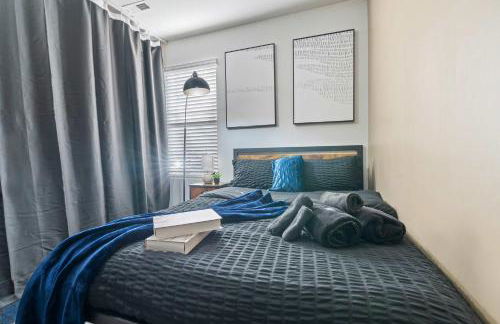 4BR Townhouse King Bed 2-Story Near NC State - Foto 46