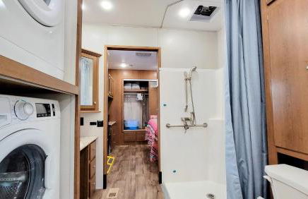 Bird House, Romance Glamping Pup Paradise Near River ADA - Photo 11