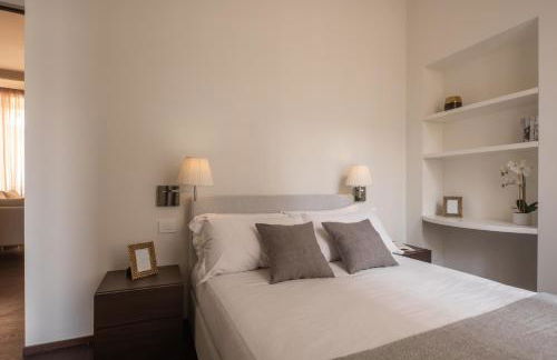 Sant'Ambrogio Luxury Apartment R&R - Photo 29