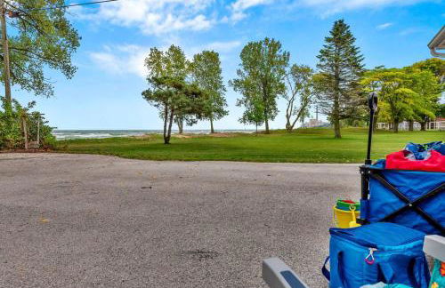 Beachside Condo w Stunning Lake Views - Foto 43