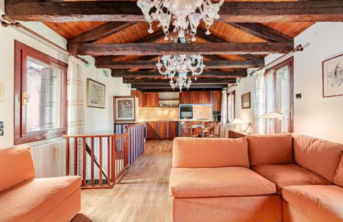 Murano Glass Residence - Photo 6