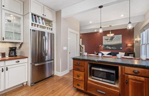 City Park Charm - Vintage Home with Modern Comforts - Foto 31