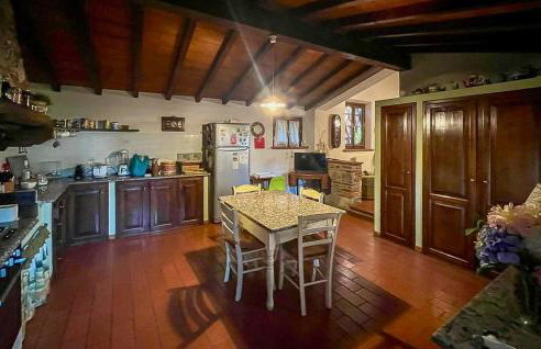 Awesome Home In Quiesa - Foto 47