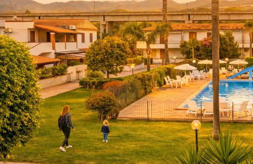Pool & Sea House Vittoria - WiFi, A-C, front Eolie - Foto 34