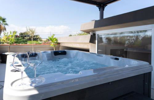 Villa Tea con piscina a pochi passi dal mare - Photo 2