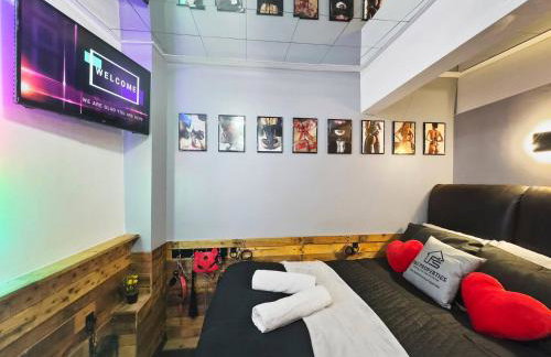 Kinky Kabin w Hot Tub, Sauna and Rooftop Garden - Foto 8