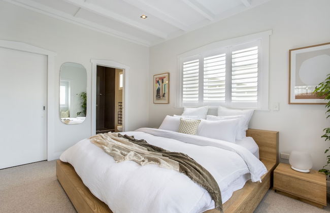 Executive State-Of-The-Art Home - Spa - Photo 12