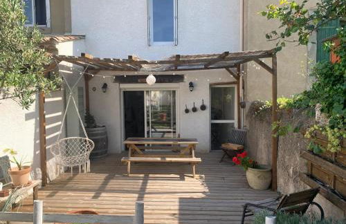 La maison de Marie - Jardin arboré - Garage privatif - Netflix - Foto 2