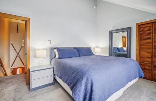 Highridge B14 Enjoy the view ski back trail shuttle service sports center - Photo 33