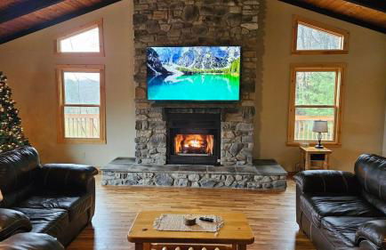 The Lodge at Hocking Hills - 2 Hot Tubs - 6 acres - Lake access - Photo 41