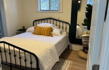 Charming fully remodeled House - Photo 3