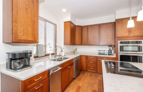 Luxurious Dream Home - For 10 - Photo 16