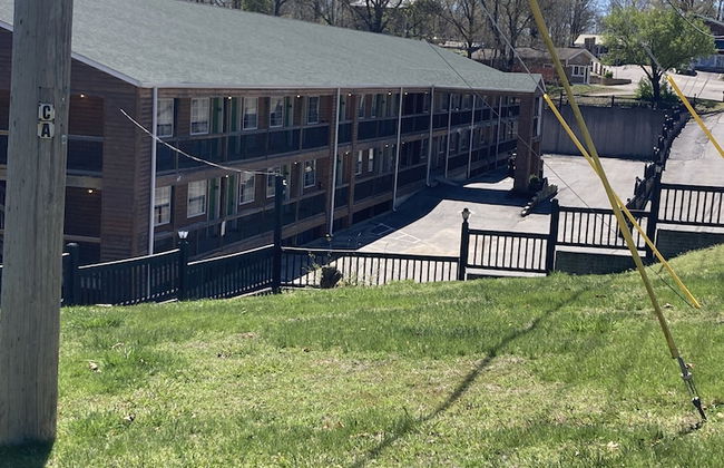 Gold Suites Rentals - Photo 25